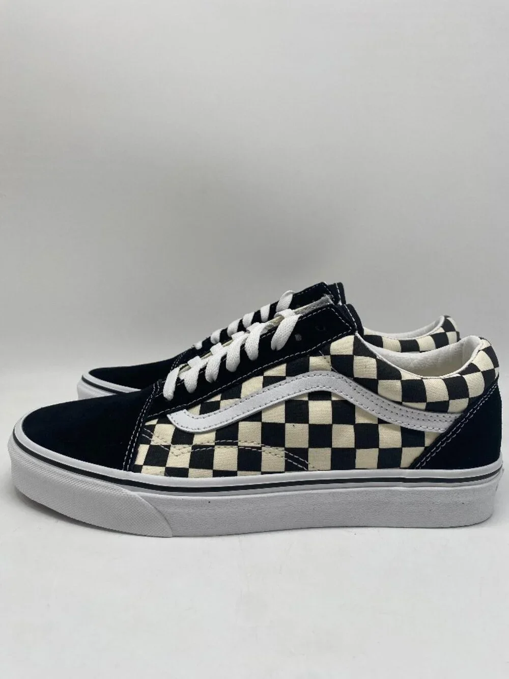 VANS OLD SKOOL BLACK/WHITE US MEN SIZE 9.0 ( WOMEN 10.5 )